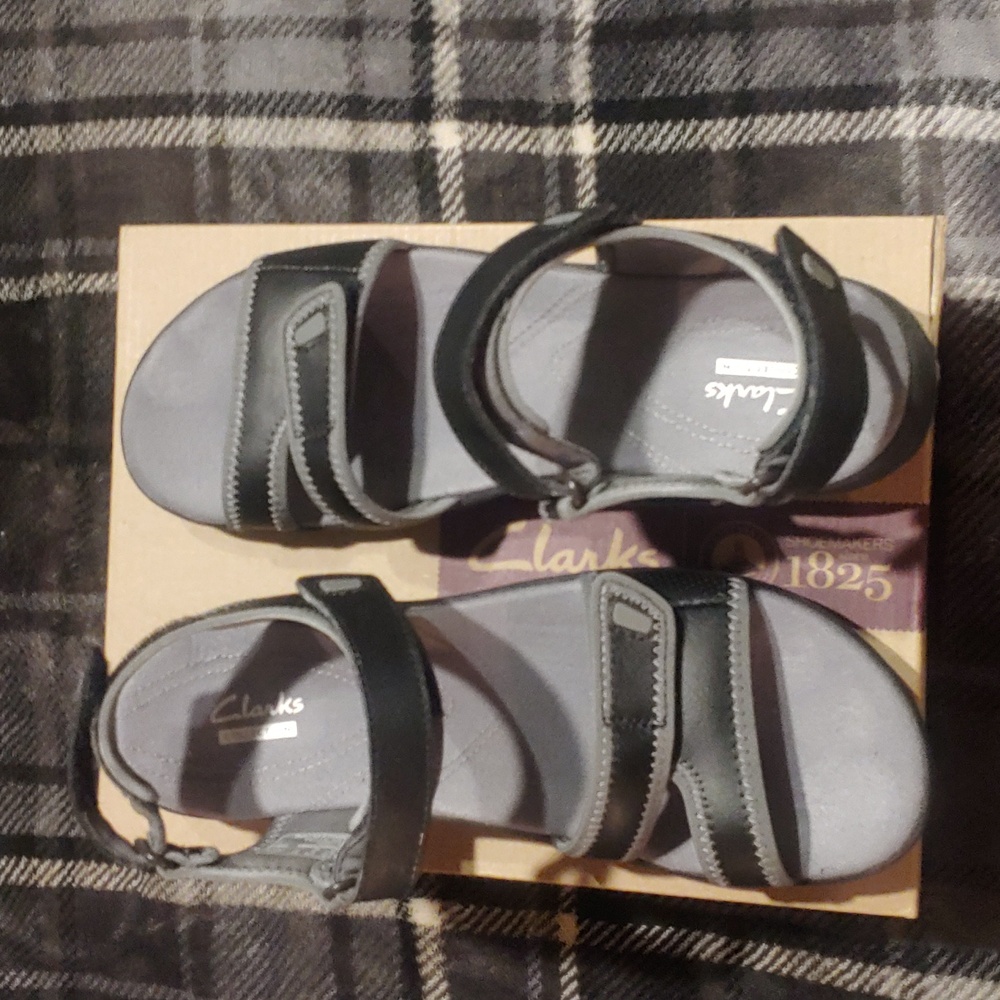 Clarks Inmotion Sail Leather sandals size 9